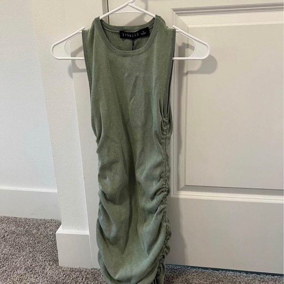 Princess Polly dress - size 4 - Picture 2 of 2